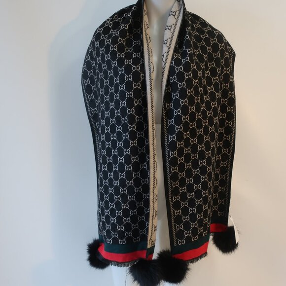NWT Womens Tina Demel Black Kissing CS Scarf W/Fox Fur Ball - Picture 1 of 7